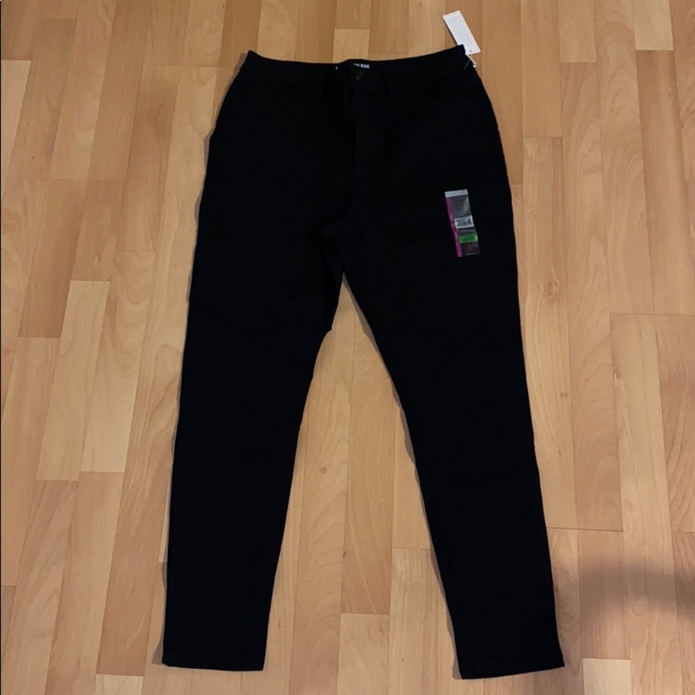 Black high rise skinny jeans